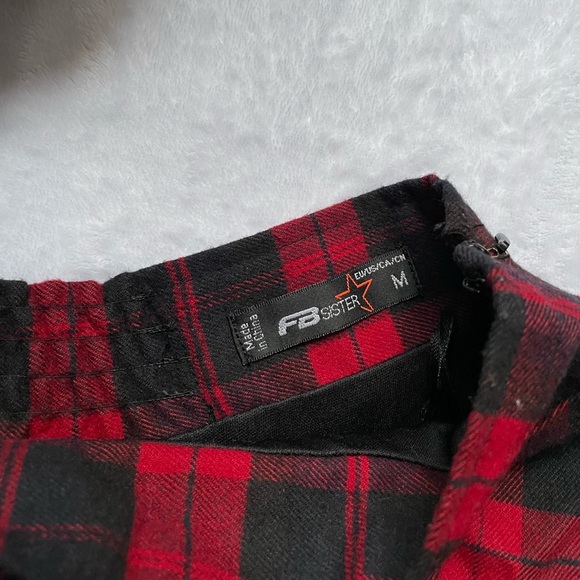 Pleated mini skirt - Picture 2 of 4